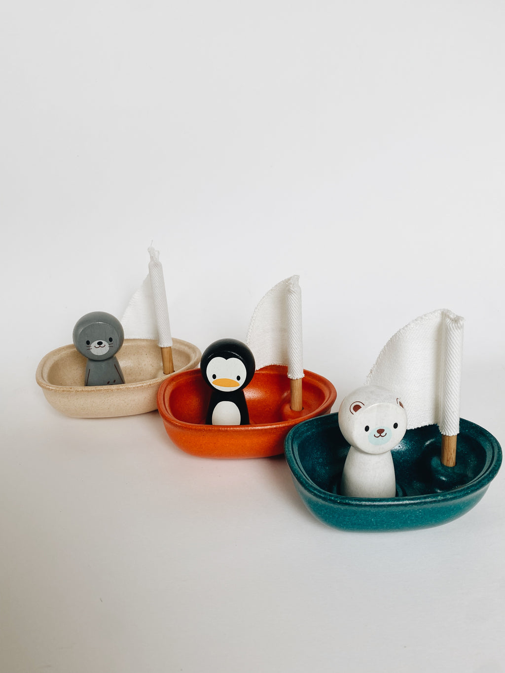 Sailing Boat - Penguin, Seal or Polar Bear - Andnest.com