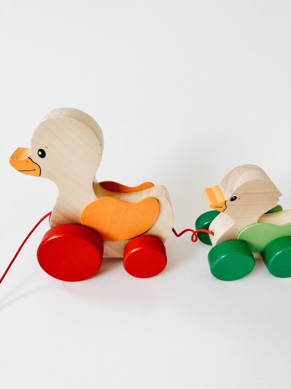 Goki Pull Along Duck Family - Andnest.com