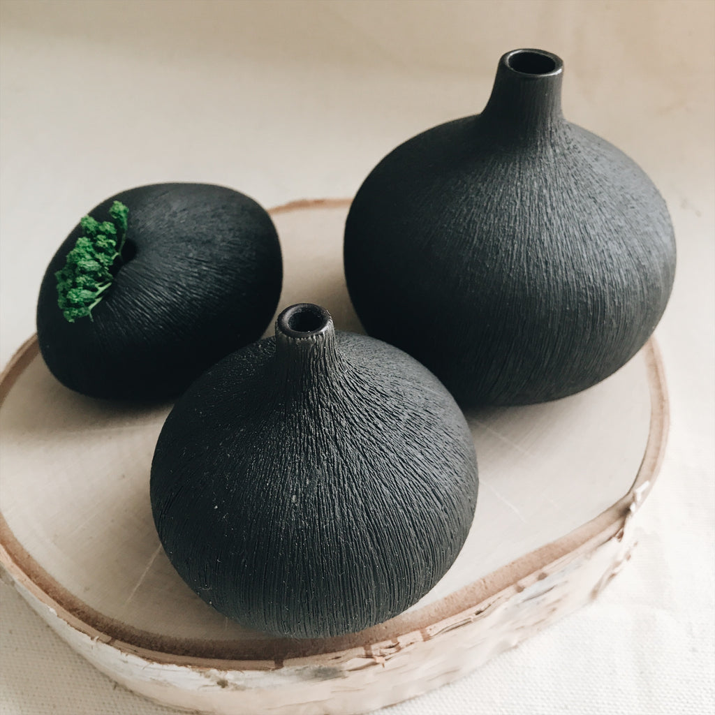 Modern Textured Vase - Black - Andnest.com