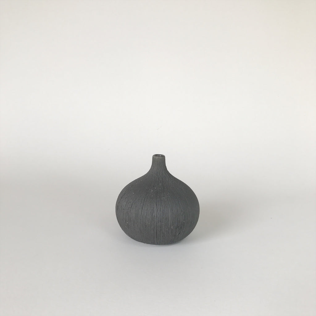 Modern Textured Vase - Black - Andnest.com