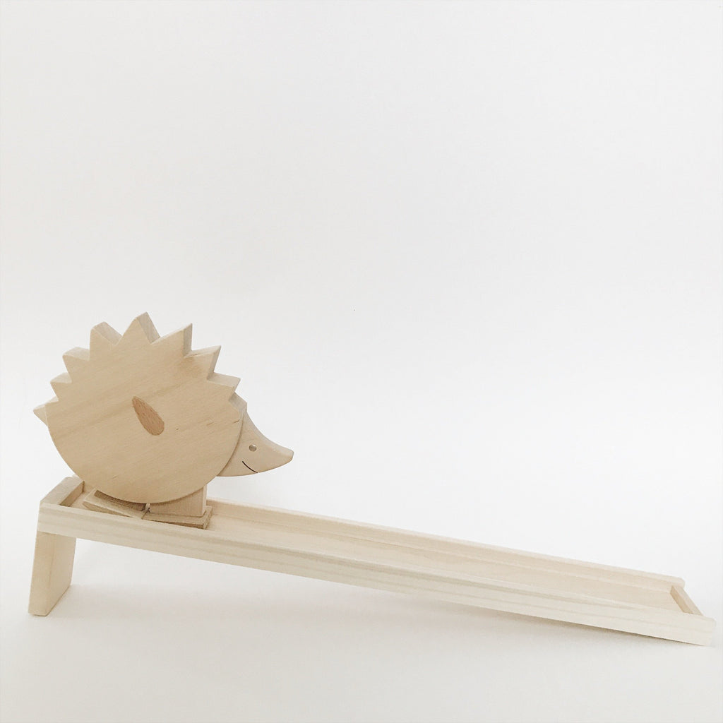 Wooden Walking Hedgehog Toy - Andnest.com