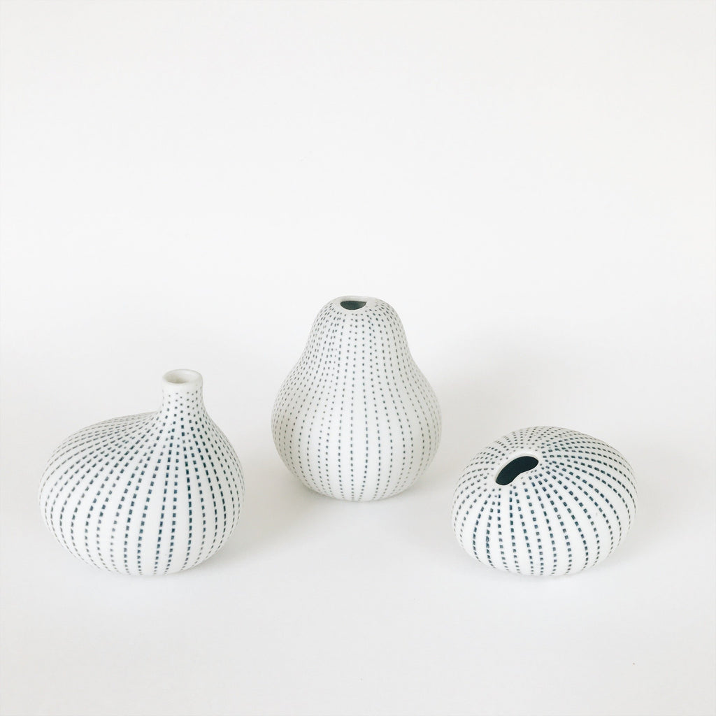 Modern Textured Vase - Line - Andnest.com