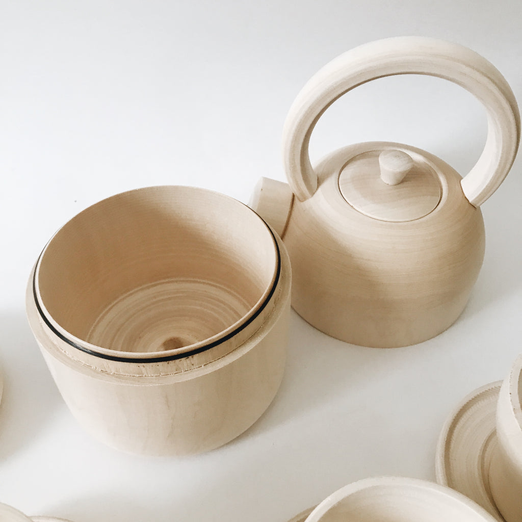 Wooden Tea Set - Tea pot, 4 cups and saucers - Andnest.com