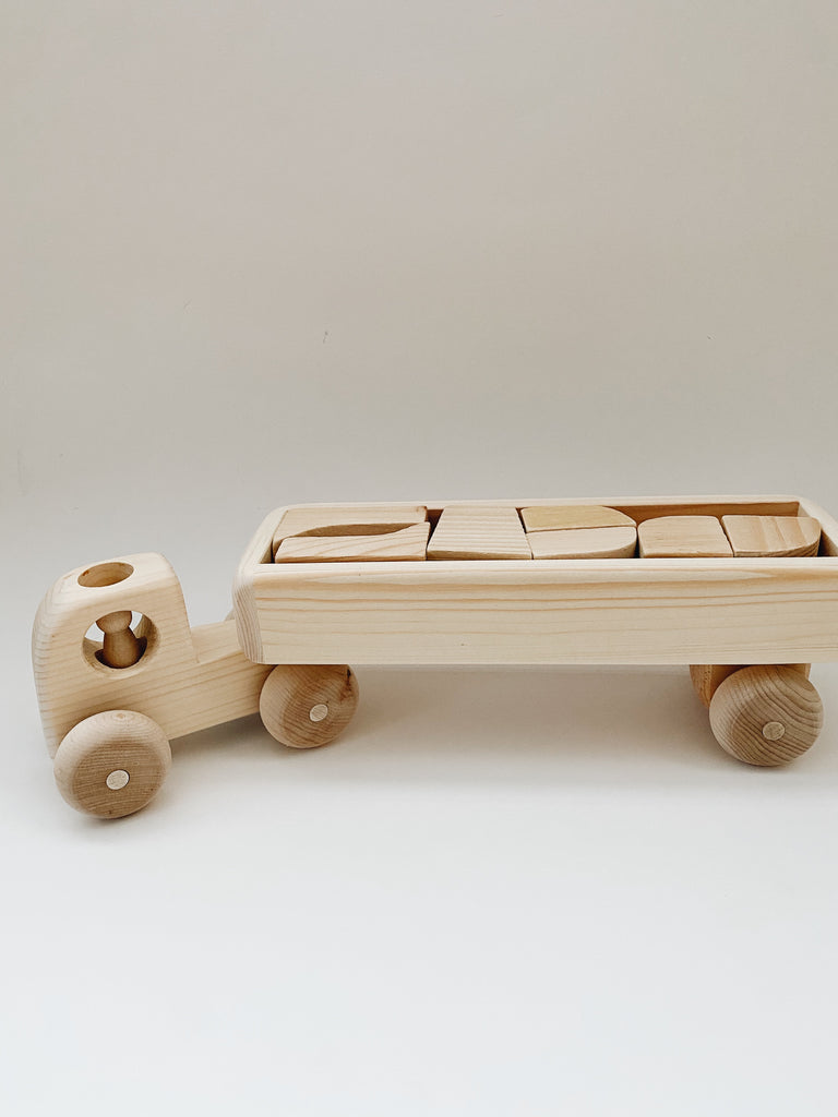 Wooden Cargo Carrier Truck With Removable Cargo - Andnest.com