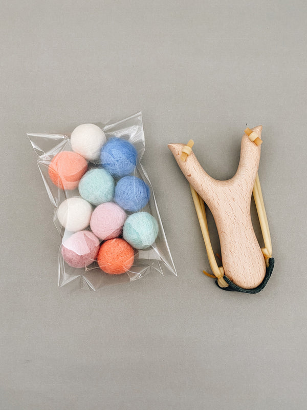 Felt Ball Slingshot Set - Andnest.com