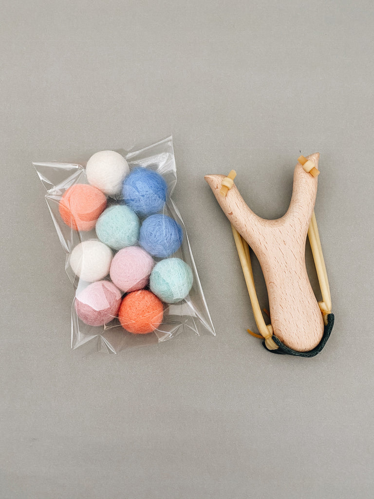 Felt Ball Slingshot Set - Andnest.com