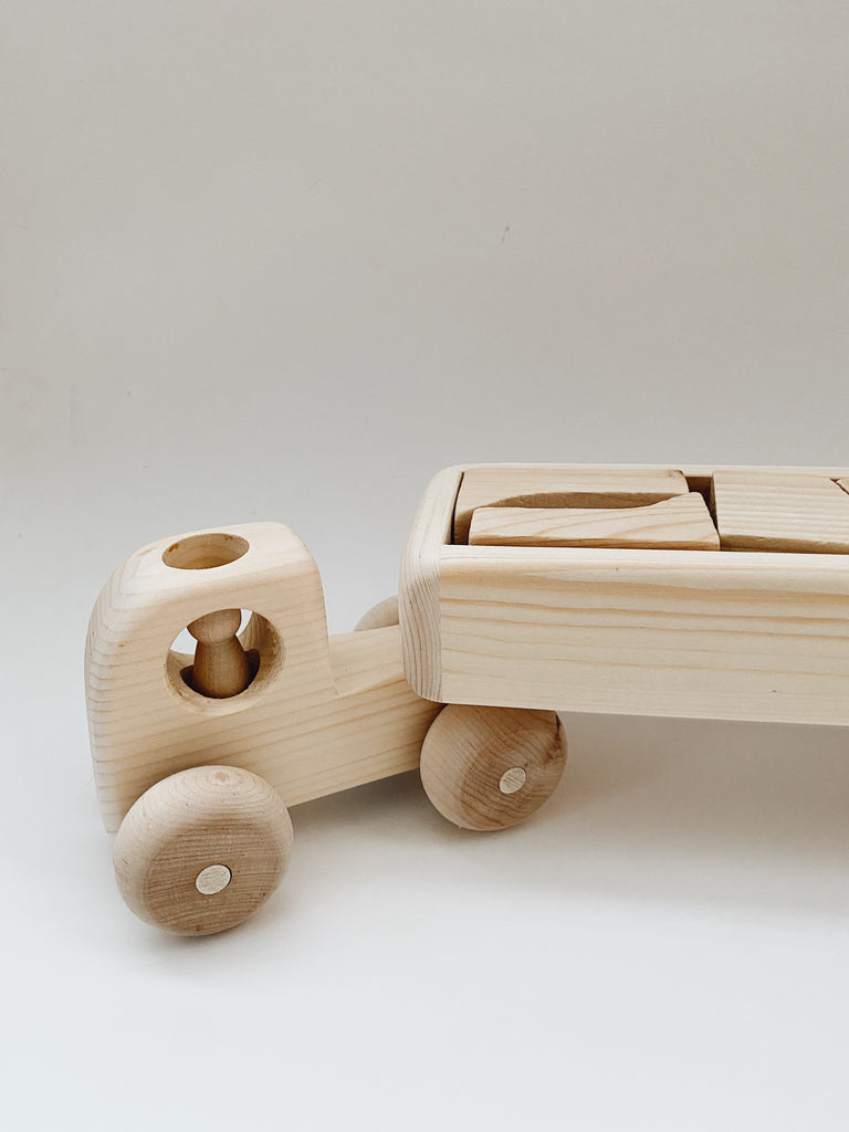 Wooden Cargo Carrier Truck With Removable Cargo - Andnest.com