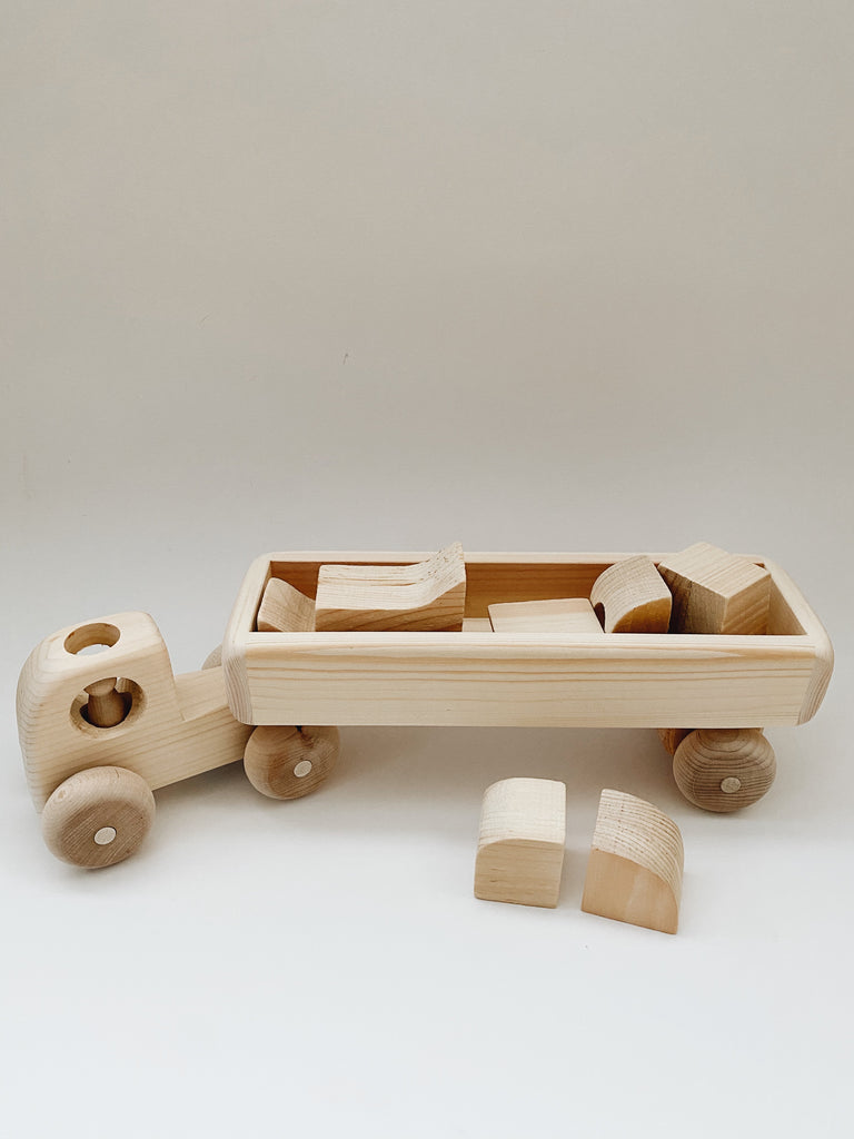 Wooden Cargo Carrier Truck With Removable Cargo - Andnest.com