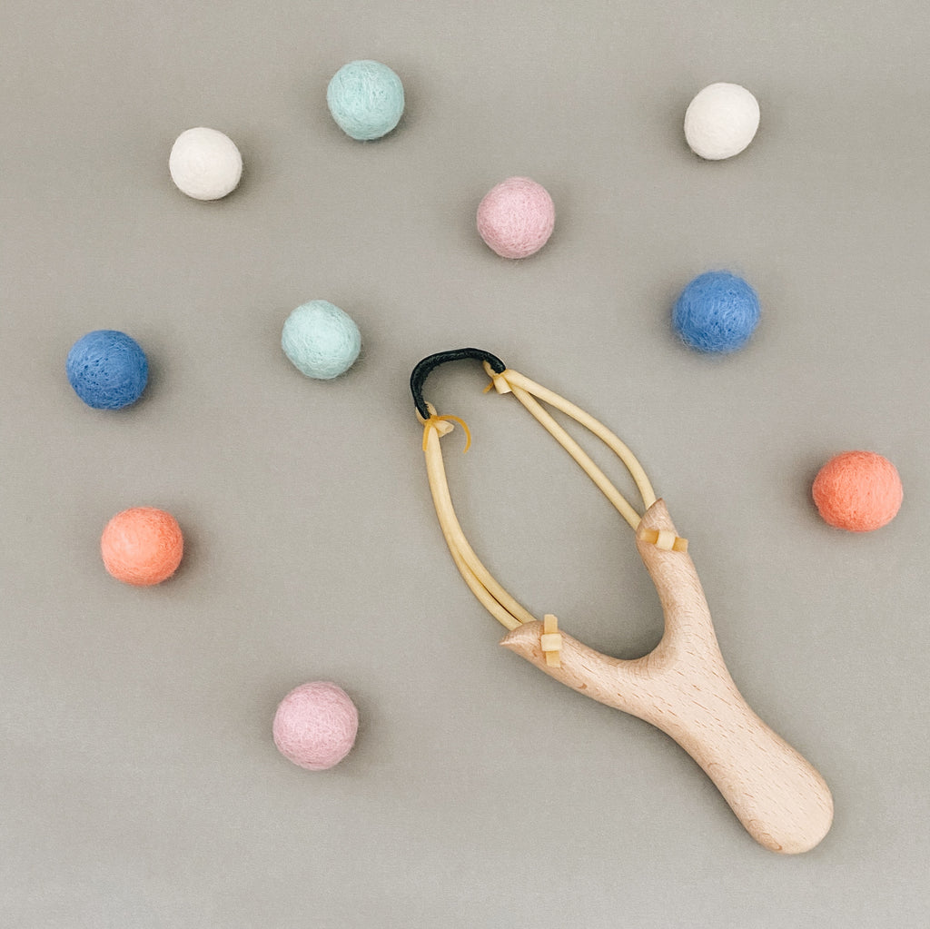 Felt Ball Slingshot Set - Andnest.com