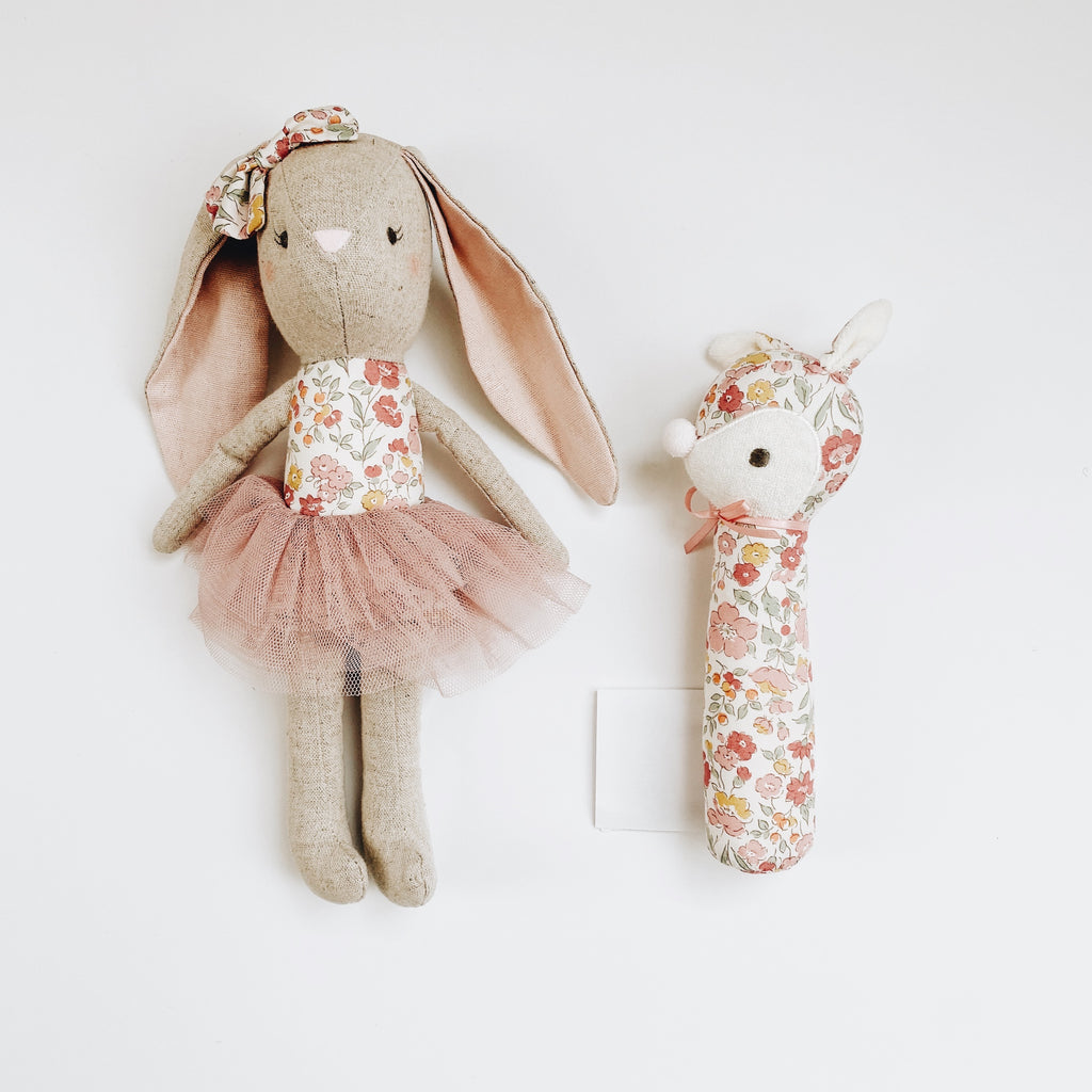 Fawn Squeaker Rattle - Andnest.com