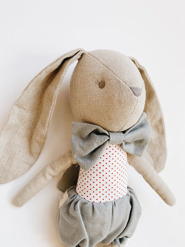 Baby Bunny in Bonnet or Bow Tie - Andnest.com