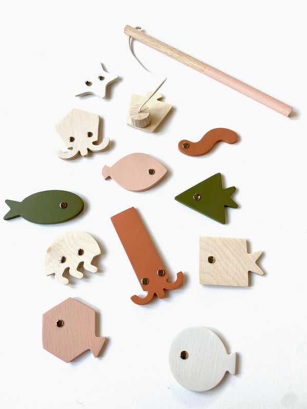 Wooden Fishing Set - 2 Fishing Rods and 12 Sea Creatures - Andnest.com